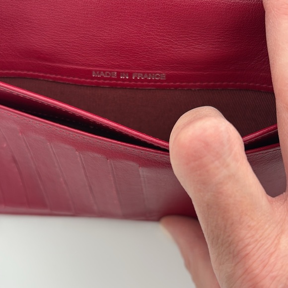 Chanel quilted patent leather long bifold wallet - Picture 6 of 11